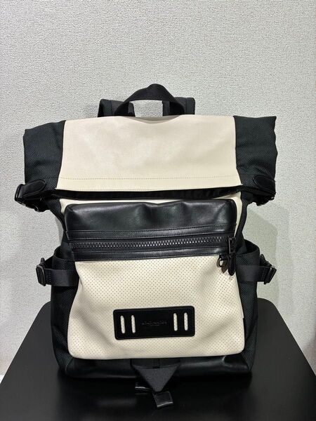 未使用 COACH コーチ バックパック ロールトップ 本革 プラダ バックパック リュック 大容量 ビジネス
