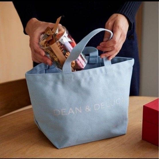DEAN & DELUCA ディーン&デルーカ チャリティートートバッグ2024 スノーブルーSサイズ(新品、未使用)