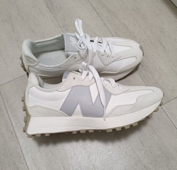 New Balance(ニューバランス)レディース スニーカー 327_ WS327B (WHITE/GRAY)24cm
