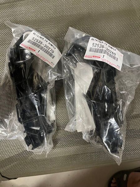 未使用 レクサス GS 純正 フロントバンパーリテーナー左右 パンパーサポート ブラケット ホルダー
