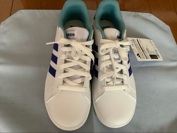 adidas スニーカー 白 23.5cm 新品