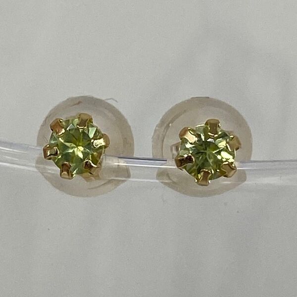 K18YG AU750 18金 天然ペリドット スタッドピアス (計0.17ct)