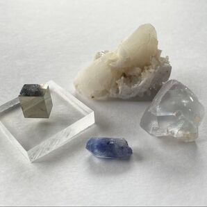 鉱物セット フローライト カルサイト&ドロマイト デュモルチェライトインクォーツ パイライト 原石 鉱物標本