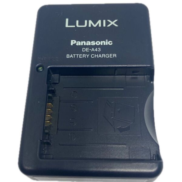 Panasonic LUMIX 【純正】充電器 DE-A43【通電確認済】