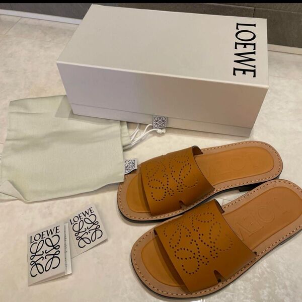 LOEWE サンダル