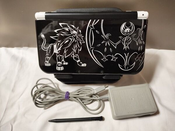 Newニンテンドー3DS LL 動作確認済 。充電器。タッチペン。初期化済。