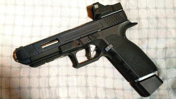 【週末値下げ!】GLOCK34カスタムスライド ストライカーフレーム 銀マグ TTIバンパー EFLEXレプリカドット 初速86