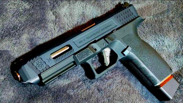 GLOCK34カスタムスライド ストライカー9フレーム VFCベース銀マグ TIトリガー TTIマガジンバンパー 初速82m/s