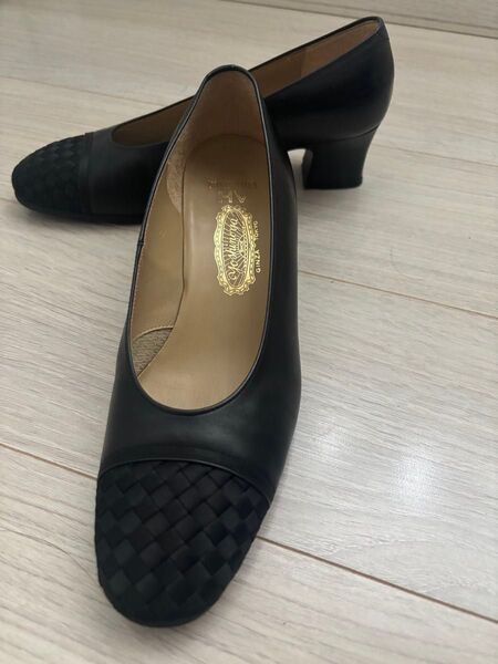 【美品】銀座ヨシノヤ パンプス ブラック フォーマル 22.5 上品