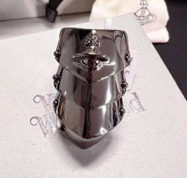 【新品未使用品】ヴィヴィアンウエストウッド アーマーリング ガンメタル
