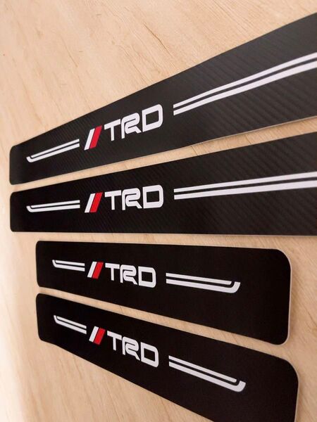 トヨタ TRD ドアステップガード プロテクター スカッフプレート 4枚入 極厚高品質 傷防止