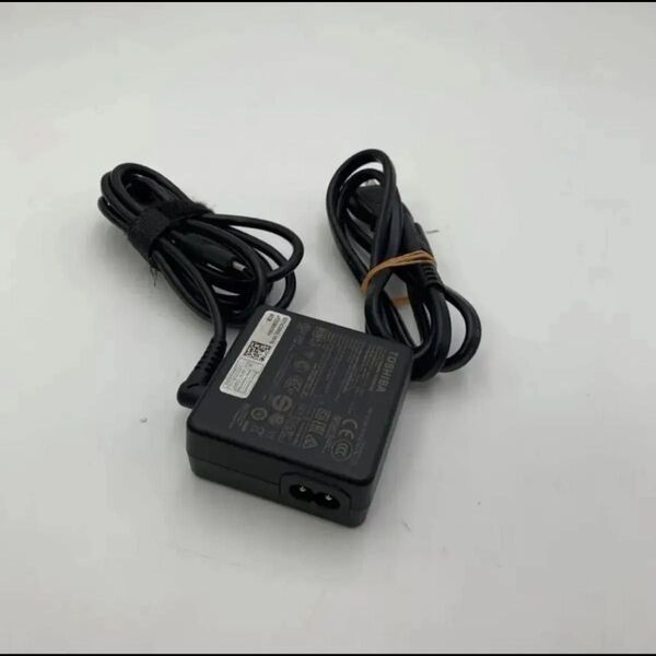 東芝 TOSHIBA Type-C PA5279U-1ACA 20V 2.25A 充電器 電源アダプター