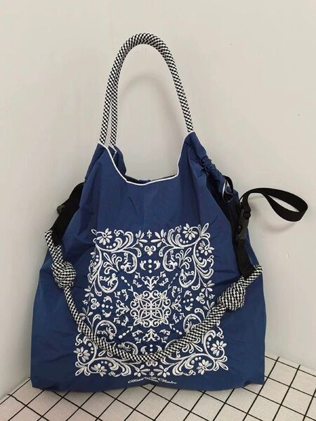 【刺繍 エコバッグ + 黒ストラップ付き】トートバッグサイズM