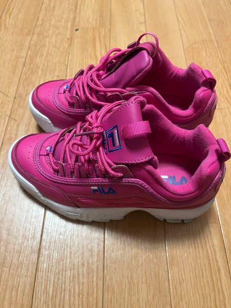 FILA スニーカー