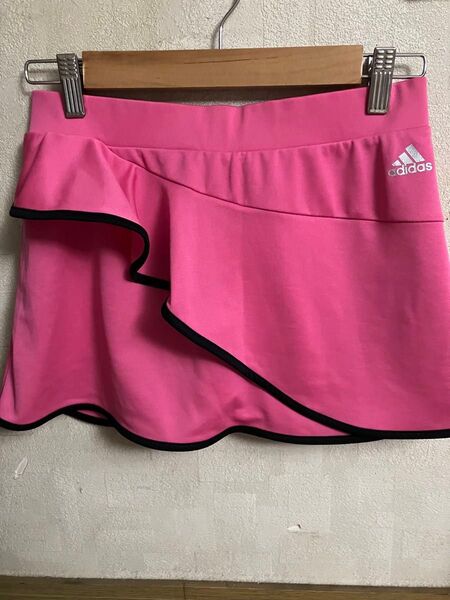 adidasテニススコート ピンクMサイズ