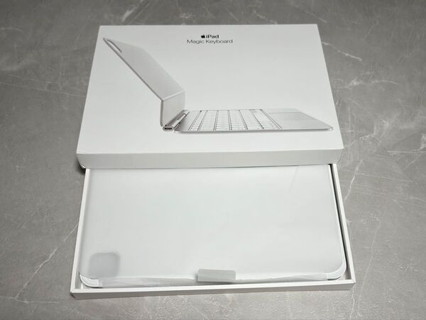 Magic keyboard M4 iPad Pro 11インチ用