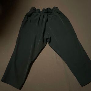 黒のウエストゴムパンツ