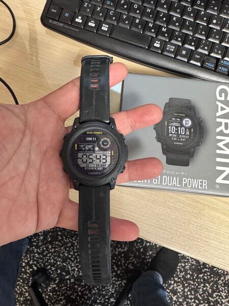 【美品】ダイビングコンピュータ GARMIN DESCENT G1 DUAL POWER ソラー充電タイプ