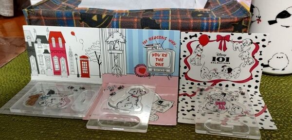 【新品 未使用】101匹わんちゃん アクリルスタンド 【3種】 ディズニー