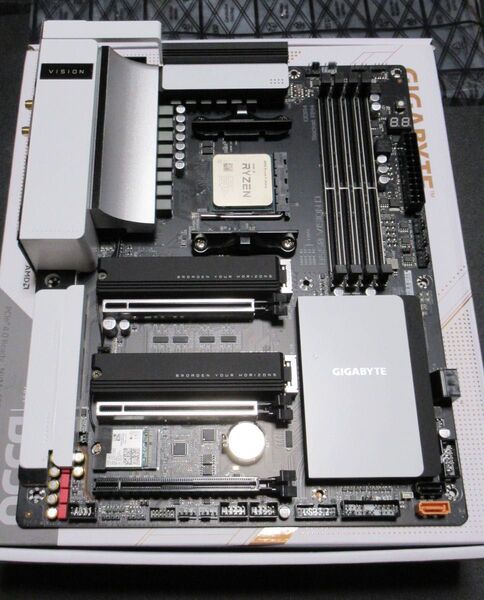 B550 VISION-D & Ryzen 3900x セット売り