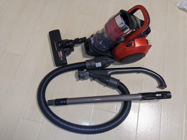 Panasonic サイクロン掃除機 MC‐SR560 2019年製