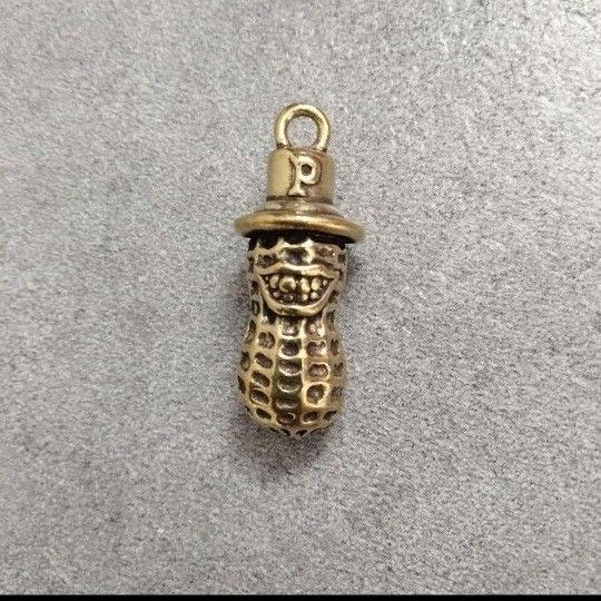 真鍮 brass アンティーク キーホルダー ピーナッツ チャーム ヴィンテージ ペンダント ペンダントトップ