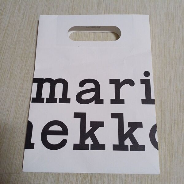 ブランド紙袋 marimekko ハンドル付き紙袋 マリメッコ ショッパー フィンランド