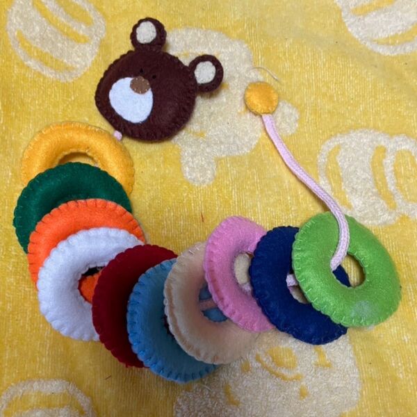 紐通し ひも通し ひもとおし 知育玩具 知恵玩具 ハンドメイド くま フェルト