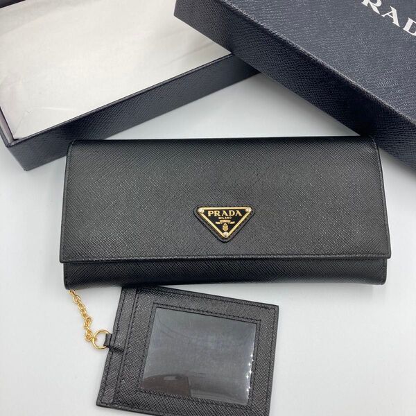 !新品同然! PRADA プラダ 長財布 二つ折り レザー サフィアーノ 三角プレート