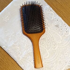 AVEDA パドルブラシ