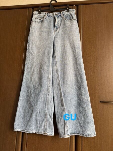 ★美品 GU ミドルライズワイドジーンズ M
