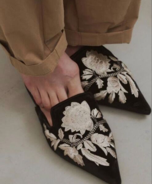 LibraCue リブラキュー 刺繍 ポインテッドトゥ サンダル Lサイズ