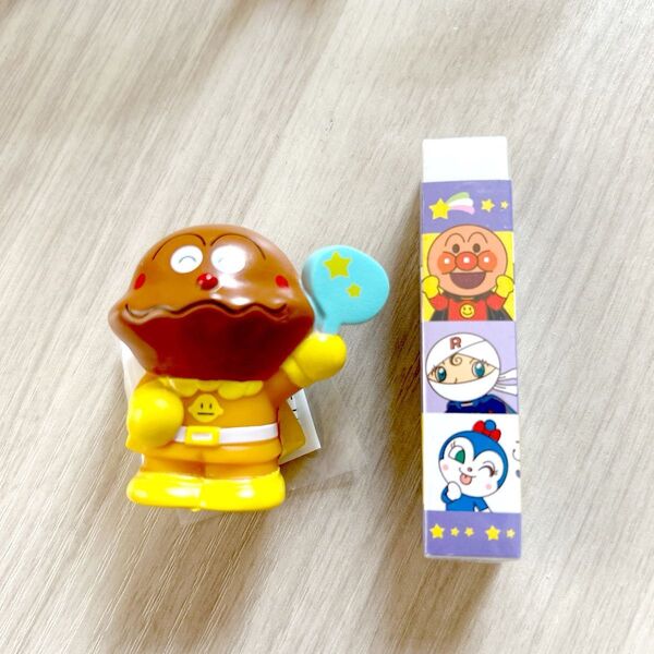 アンパンマンミュージアム カレーパンマン フィギュアと消しゴム 2個セット