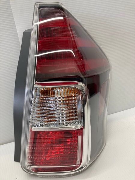 〓トヨタ プリウスα〓 ★極美品★ ZVW41 GRスポーツ 左右セット 純正テールランプ 寒冷地仕様リヤフォグ