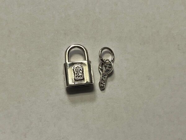Pandora チャーム ペンダント 鍵 ダブル ジュエリー