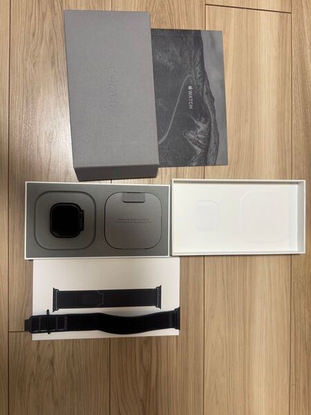 Apple Watch Ultra2 ブラックチタニウムケース トレイルループ 最大容量100% ケース+充電器の販売可