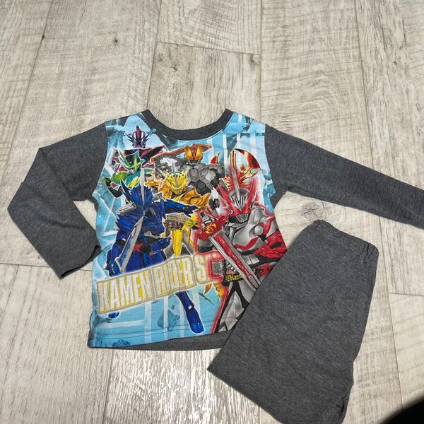 仮面ライダー 長袖パジャマ 光るパジャマ
