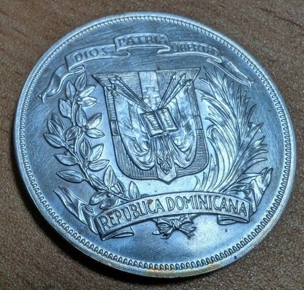 ドミニカ銀貨 1ペソ 1972年 ドミニカ中央銀行創立25周年記念 古銭 アンティーク 外国コイン コイン 銀貨 外国銭 硬貨