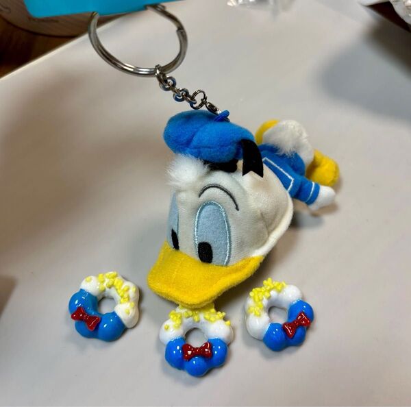 ディズニー パルパルーザ ドナルド キーホルダー イベントフード風ドーナツチャーム付