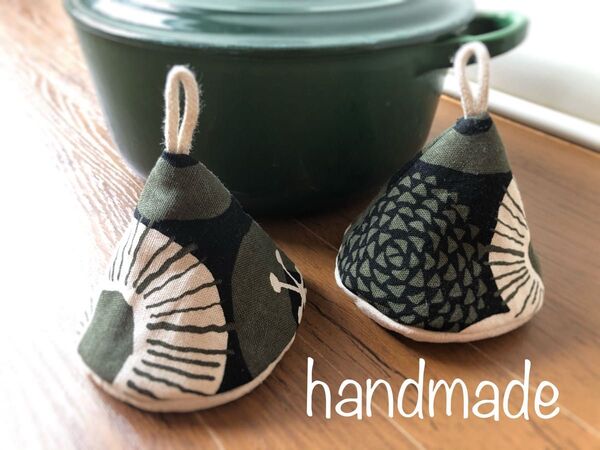 ☆ハンドメイド☆三角鍋つかみ☆北欧風カーキ