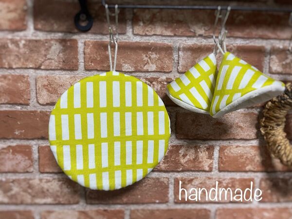 ☆ハンドメイド☆三角鍋つかみ&鍋敷きセット☆アルテック風イエロー