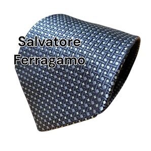 【Salvatore Ferragamo】ネイビー系 チェック柄 イタリア製