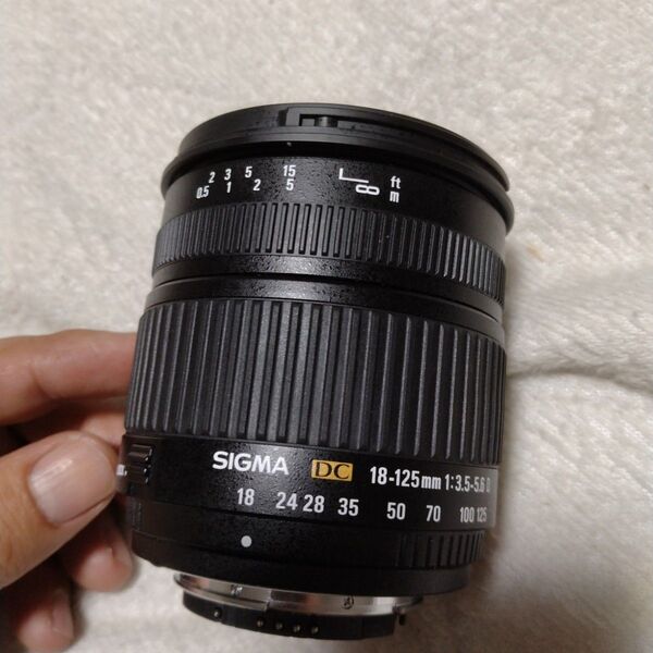 SIGMA 18-125mm F3.5-5.6 DC ズームレンズ