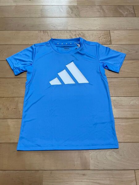 新品未使用 adidas アディダス Tシャツ キッズ 130センチ 水色
