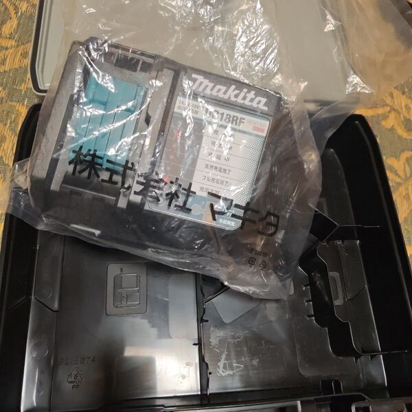 マキタ純正品DC18RF 急速充電器ケースセット