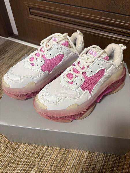 balenciagaトリプルS スニーカー