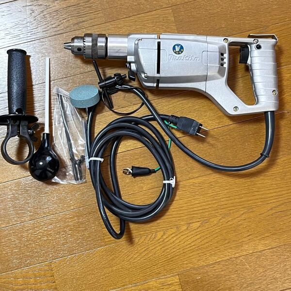 自宅保管未使用品マキタMakita震動ドリル20mm 工具8420V 無段変速電動建築穴あけコンクリート石材タイル【動作確認済】