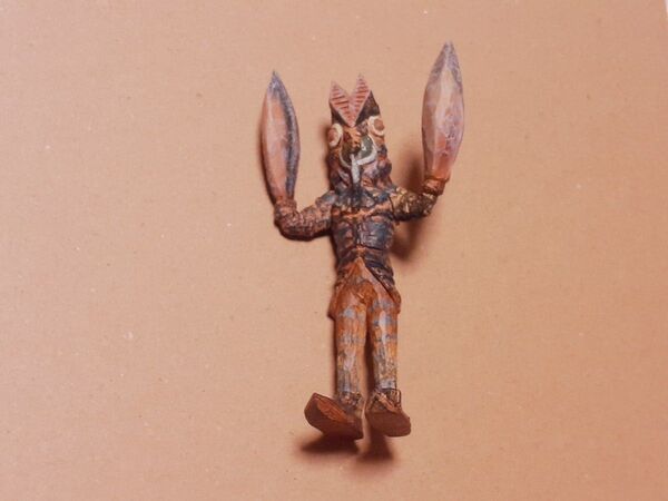 はしもとみおのウルトラ怪獣彫ってみた バルタン星人