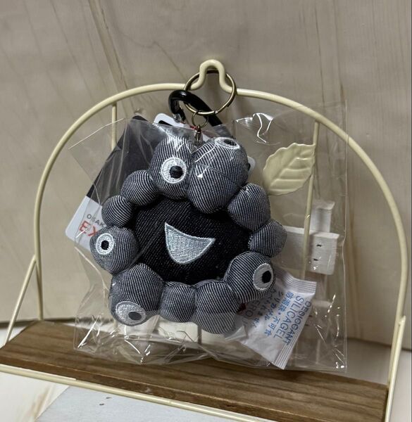 万博 会場限定 エドウィン EDWIN ミャクミャク マスコット フェイス キーホルダー ぬいぐるみ カラビナ 新品