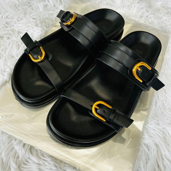 ZARA バックル付きプレーンサンダル 黒 37